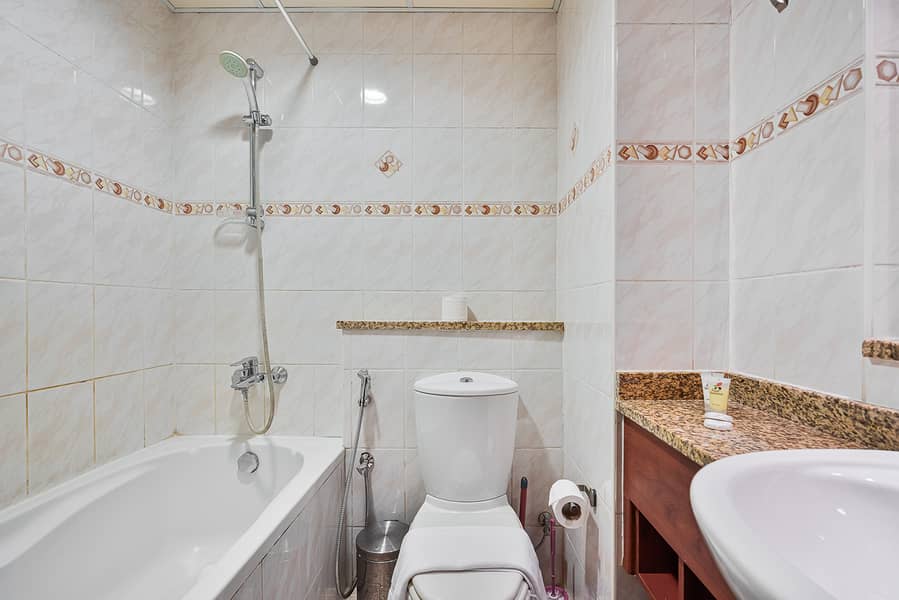 8 Full Bathroom (4). jpeg