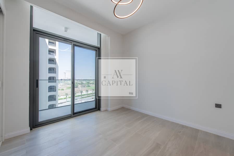 Big Layout | Near Metro | White Goods | Mid Floor Big Layout | Near Metro | White Goods | Mid Floor