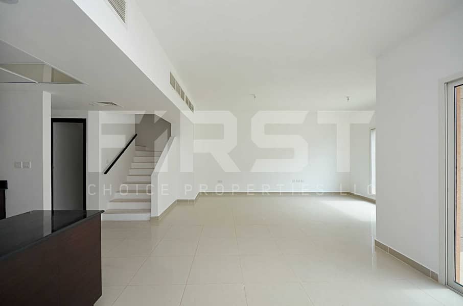 4 Internal Photo of 4 Bedroom Villa in Al Reef Villas Al Reef Abu Dhabi UAE (1). jpg