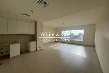 2 Bedroom Apartment for Rent in Dubai South, Dubai - Vacant July | Close to Amenities | Balcony