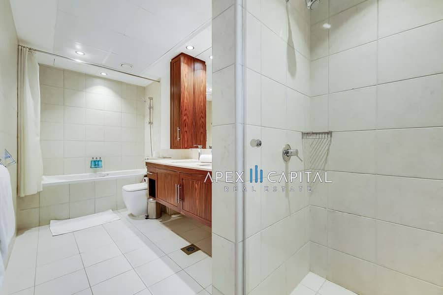 9 9_Main Ensuite-0. jpg