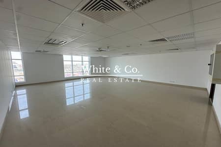 Office for Sale in Jumeirah Lake Towers (JLT), Dubai - Vacant | Open Plan Layout | Uptown View