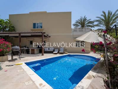 4 Bedroom Villa for Rent in The Meadows, Dubai - Private Pool | Skyline Views | Vacant Soon
