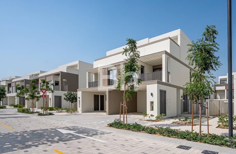 位于蒂拉尔阿尔加夫综合社区,奥拉别墅区 4 卧室的别墅 6150000 AED - 11958452 位于蒂拉尔阿尔加夫综合社区,奥拉别墅区 4 卧室的别墅 6150000 AED - 11958452