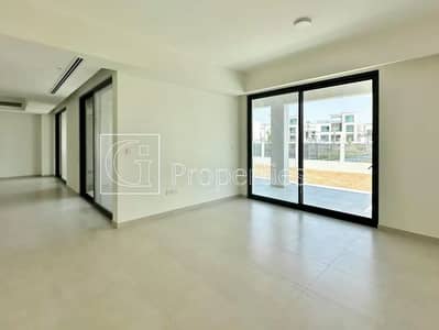 5 Bedroom Villa for Sale in Arabian Ranches 3, Dubai - Facing Central Park | Near Hand Over | Sky Lounge
