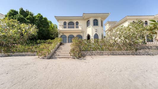 4 Bedroom Villa for Sale in Palm Jumeirah, Dubai - Garden Atrium Entry Villa | Vacant | Private Beach