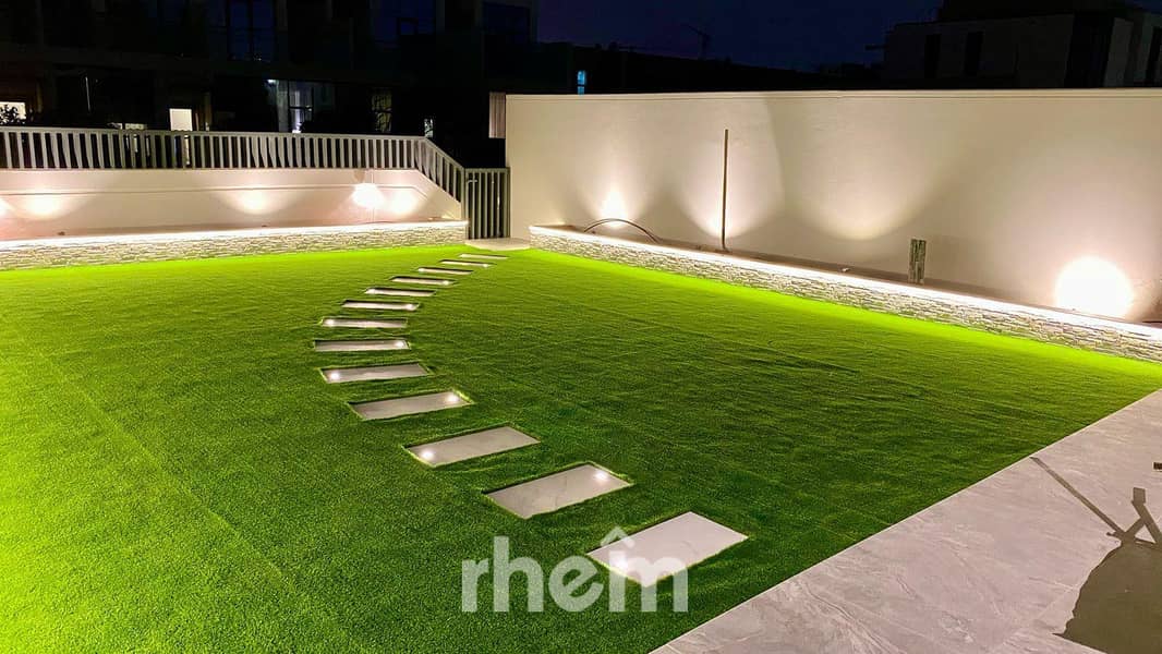 Exquisite Townhouse | Spacious | Private Garden