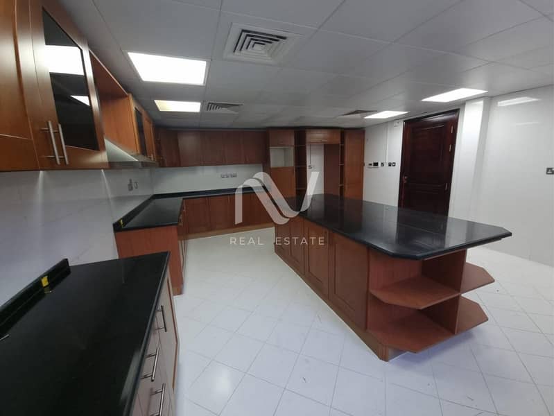 9 Al Nahyan_0002_0ef08b1d-8f11-451a-9cce-03e9aa4b0caa. jpg. jpg