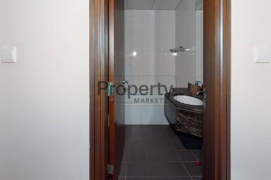 8 Downtown-Burj-Al-Nujoom-Studio-Bathroom. jpg