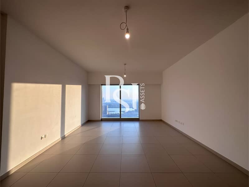5 Gate tower -3Bedroom maid, reem island (12). jpg