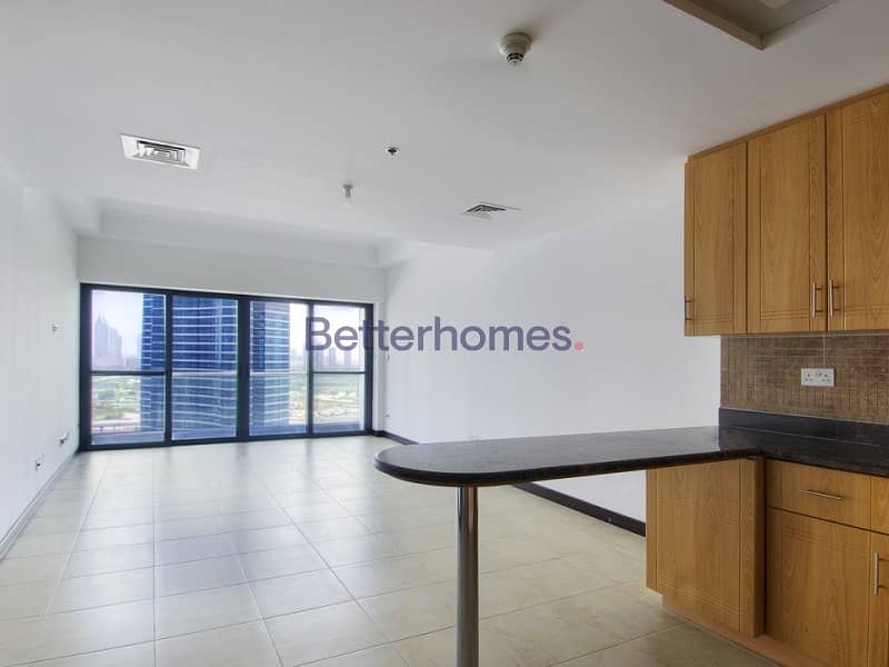 Spacious 2 BR with Balcony in Jumeirah Lake Towers