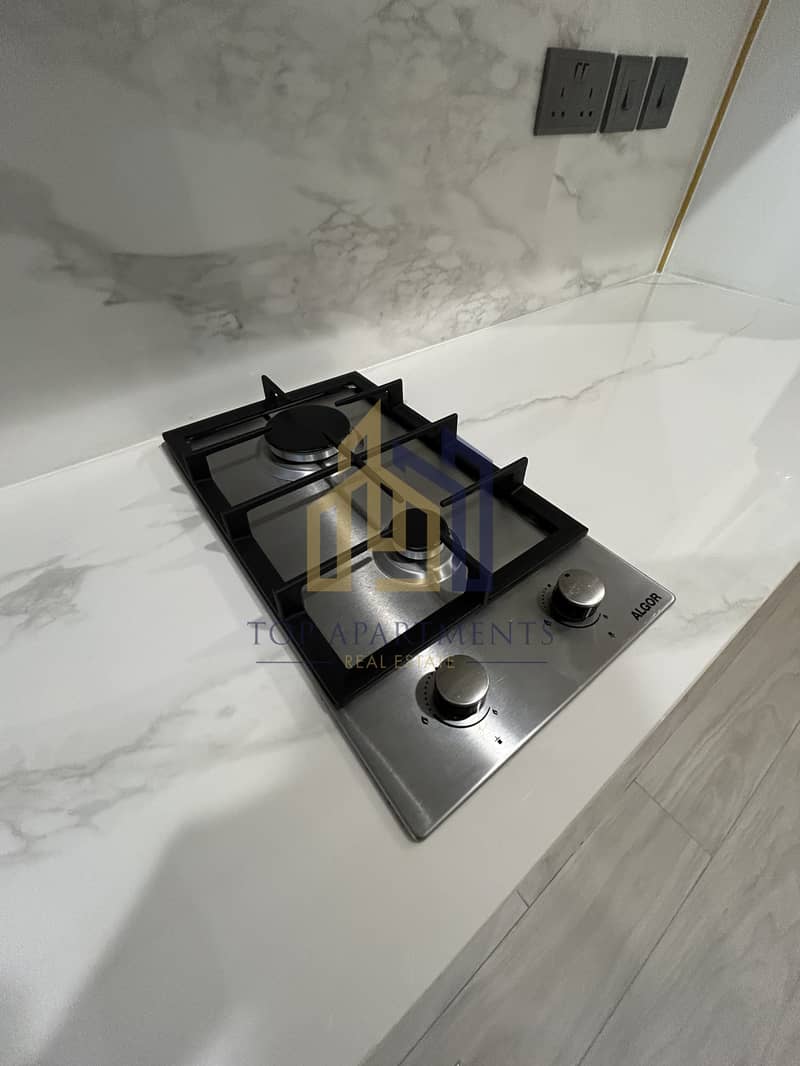 8 Azizi Riviera 32-612.6. jpg