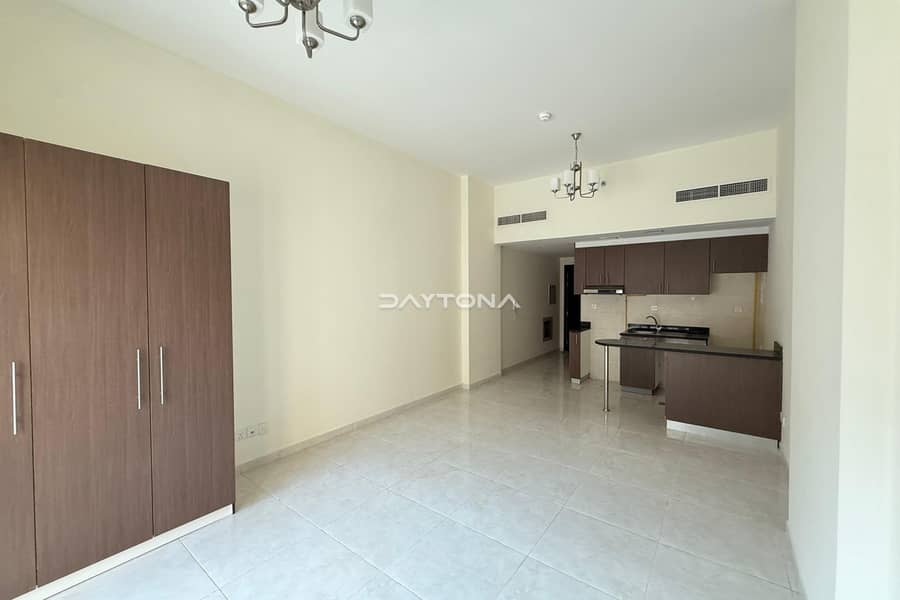 位于朱美拉环形村(JVC),JVC第15区,金色家园大厦 的公寓 55000 AED - 11961451 位于朱美拉环形村(JVC),JVC第15区,金色家园大厦 的公寓 55000 AED - 11961451
