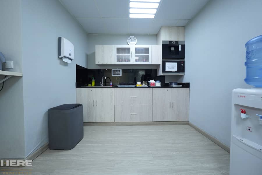 14 PANTRY 8TH FLOOR (2). JPG