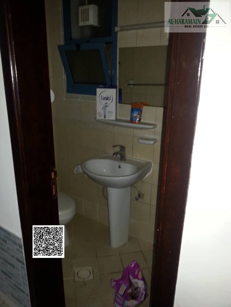 7 Common bathroom 1. jpg