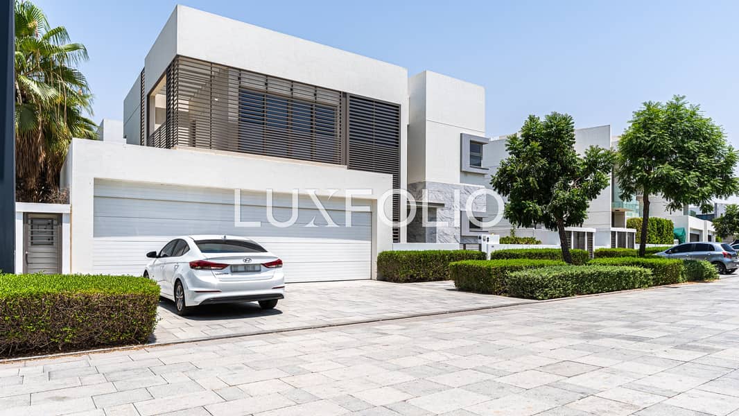 Vacant | Private Pool | Landscaped Garden | Park Backing
