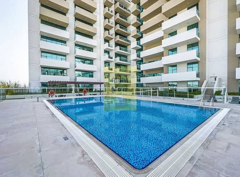 Pool in Azizi Farishta. jpg Pool in Azizi Farishta. jpg