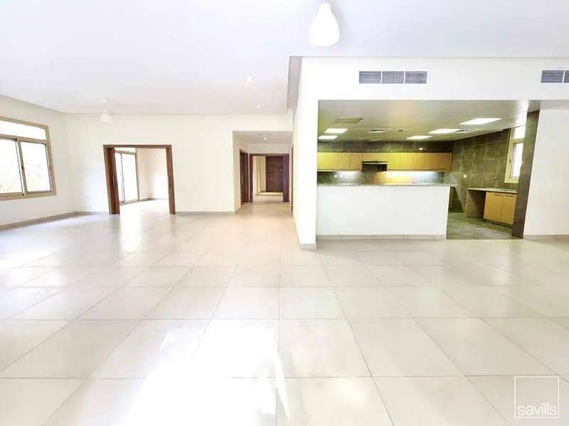 شقة في حدائق الجولف،مدينة خليفة 5 غرف 300000 درهم - 11964063 شقة في حدائق الجولف،مدينة خليفة 5 غرف 300000 درهم - 11964063