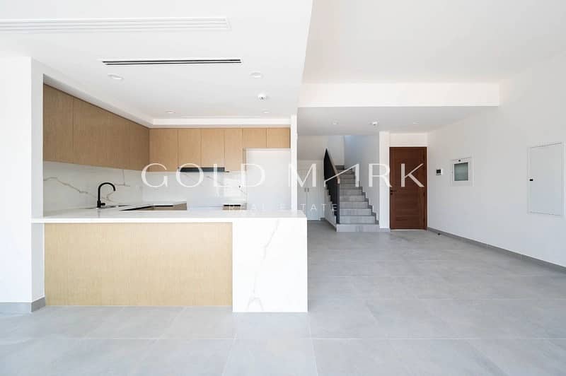 Single Row | Near Park | Great Location | 3BR