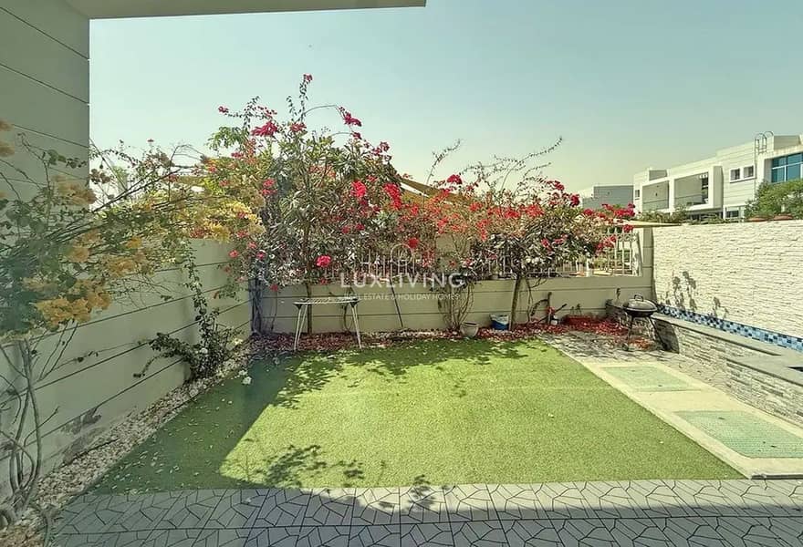 Beautiful Backyard | Elegant Design | VOT