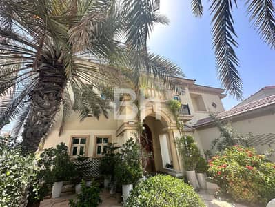 4 Bedroom Villa for Sale in Jumeirah Islands, Dubai - 4 BR + Maids | Full Lake + Skyline Views | Main Lake
