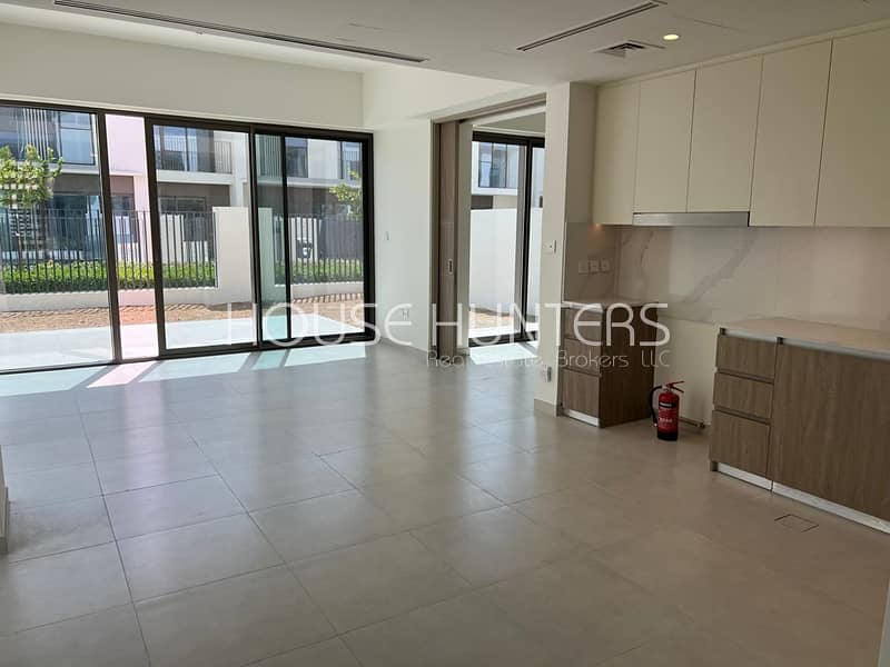 位于山谷小区,塔利亚别墅区 4 卧室的别墅 3700000 AED - 11964378 位于山谷小区,塔利亚别墅区 4 卧室的别墅 3700000 AED - 11964378
