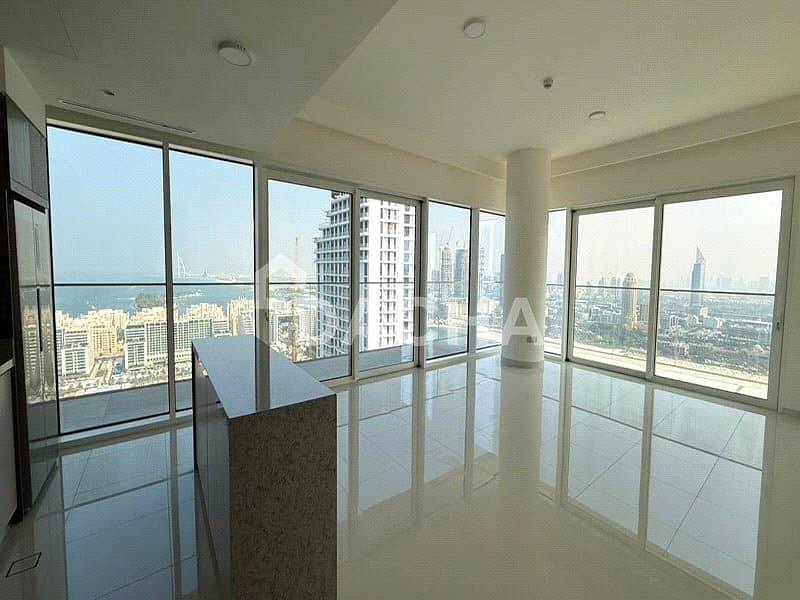 Palm and Skyline View | High Floor | Spacious Palm and Skyline View | High Floor | Spacious