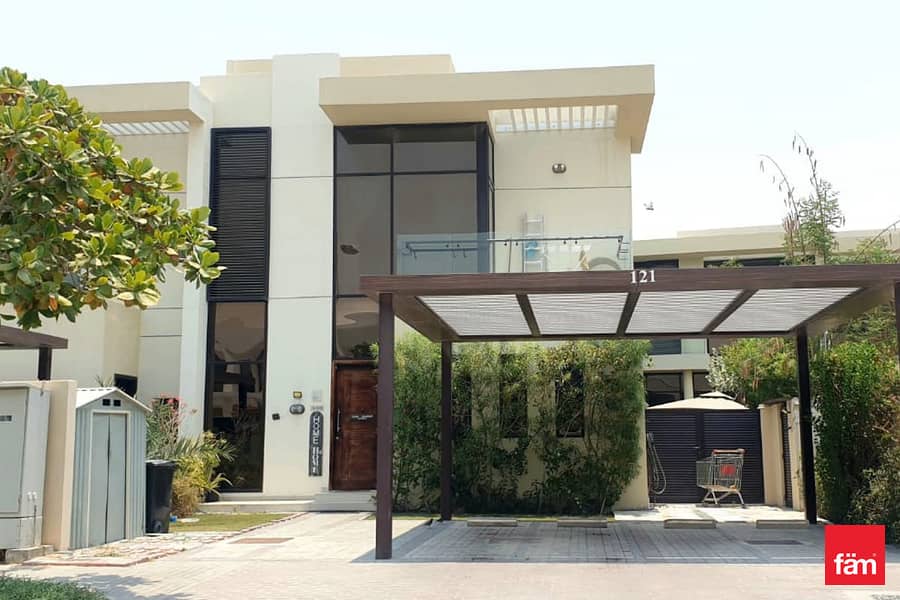 Corner | High End Quality | Large Plot Corner | High End Quality | Large Plot