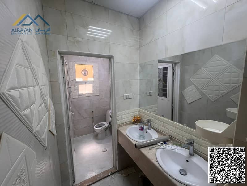 4 9e17ad96-7d44-4965-b655-8ad63963089a. jpg