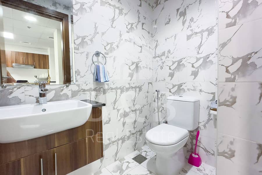 18 Marina-I-1BR-furn-18. jpg
