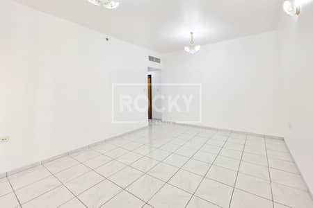 2 Bedroom Flat for Rent in Sheikh Zayed Road, Dubai - Huge Two Bedroom | Chiller Free | Near Metro