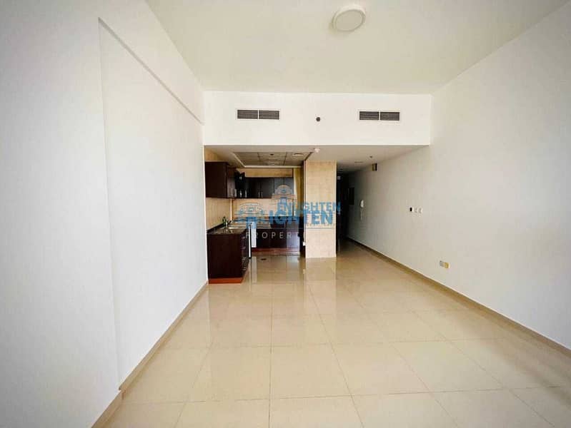 Community View | Bright and Spacious | Big Layout Community View | Bright and Spacious | Big Layout