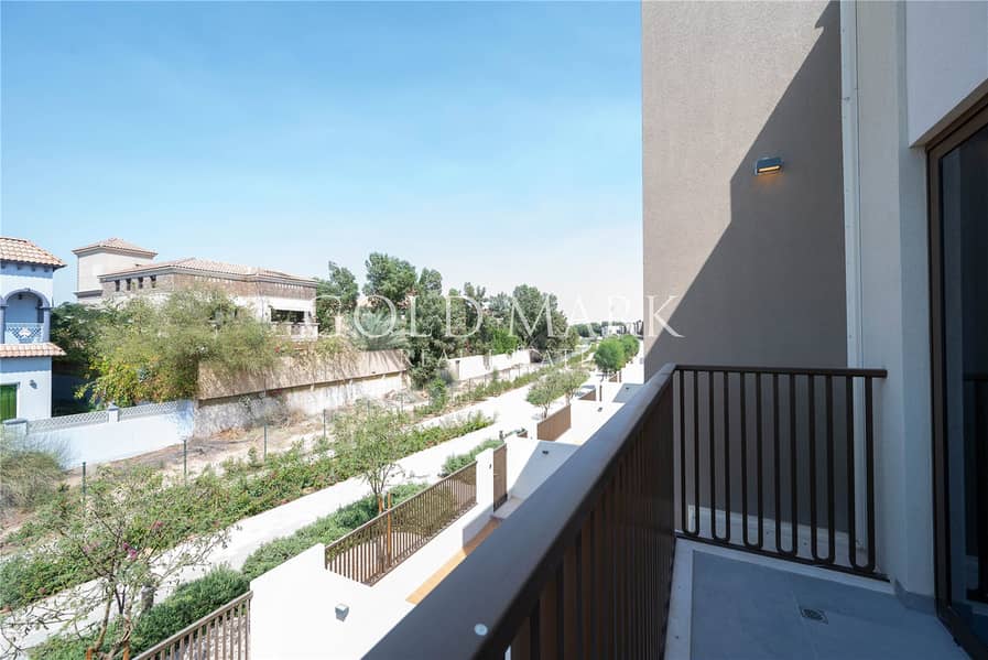 Motivated Seller I Prime Location IGood Community
