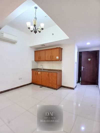 Studio for Rent in Bur Dubai, Dubai - 6bb9fe18-6d91-4cfd-9696-12b09f93b109. jpg