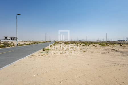 Plot for Sale in Jebel Ali, Dubai - Huge Residential Plot In Prime Location