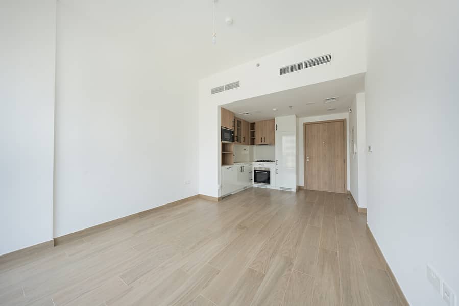 6 Brand_New__5-Star_Amenities__Pool_View-2. jpg