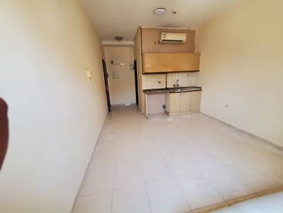 استوديو  للايجار في مويلح، الشارقة - 20250518_120116. jpg