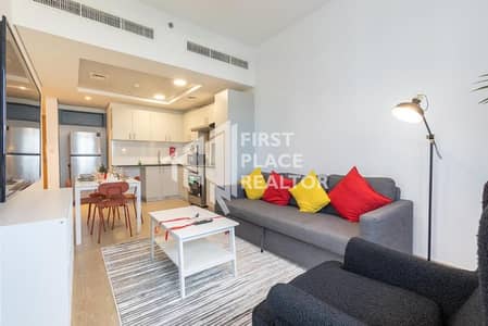 瓦斯尔门户住宅区， 迪拜 2 卧室单位待租 - Living room (3). jpg
