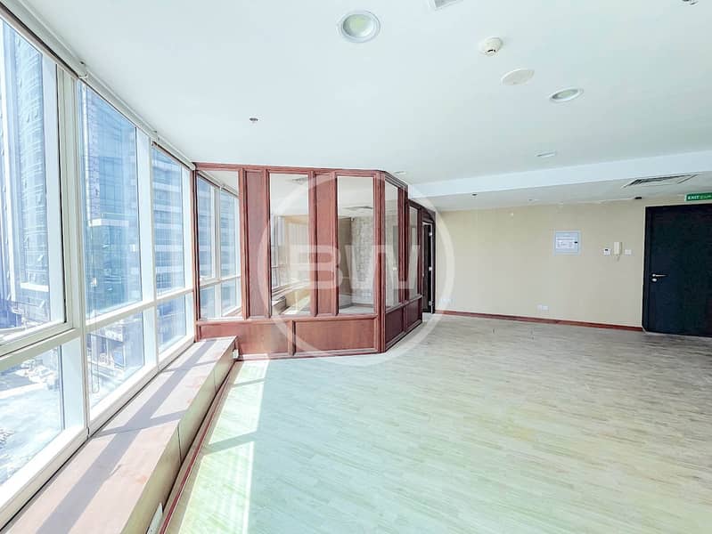 FULLY FITTED | PARTITIONED | LAKE VIEW
