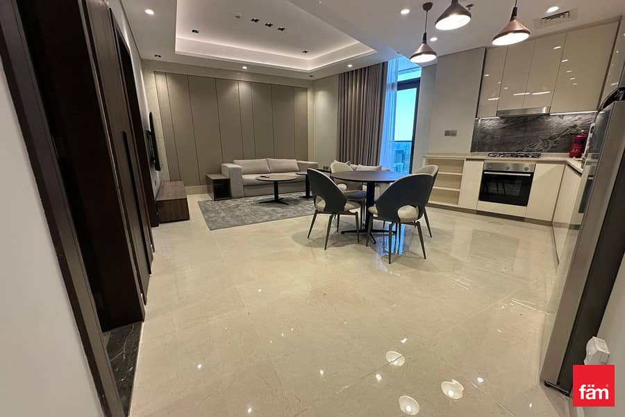 Luxury 1BR with Stunning Burj Khalifa Views Luxury 1BR with Stunning Burj Khalifa Views