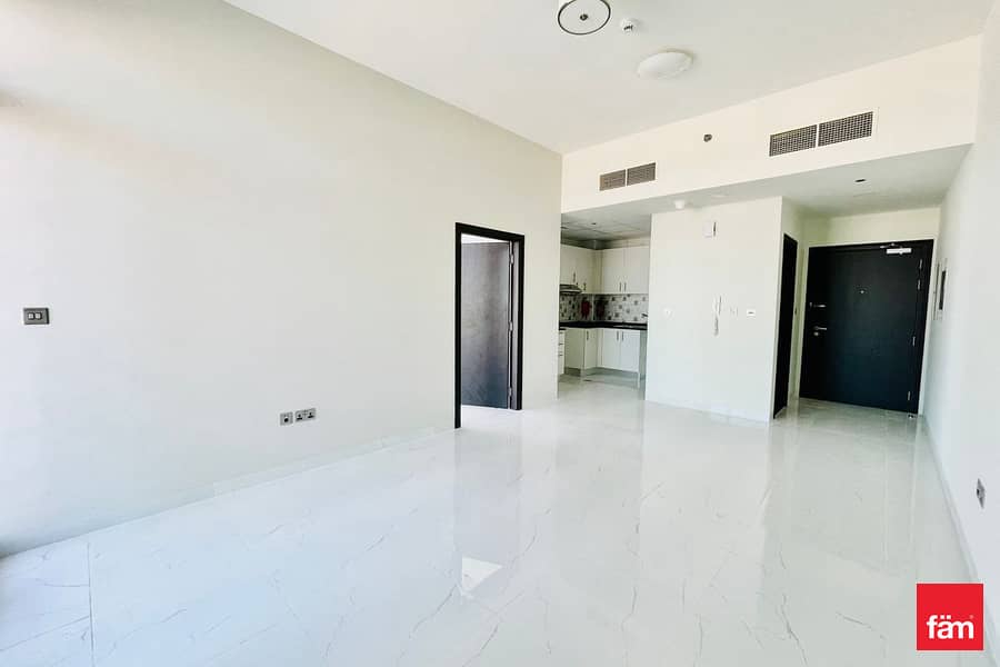 Walking Distance to Metro | Corner | Bright