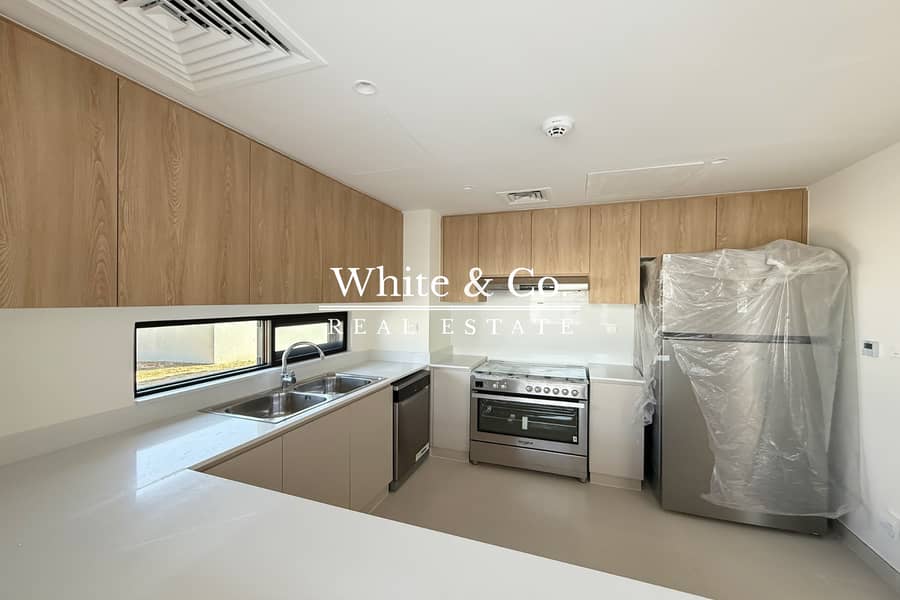 Landscaped | Single Row | Gated Community