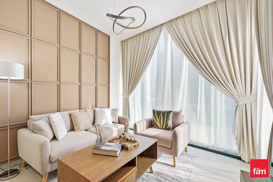 Study | Luxury Unit | Balcony | Pool & Gym Access Study | Luxury Unit | Balcony | Pool & Gym Access