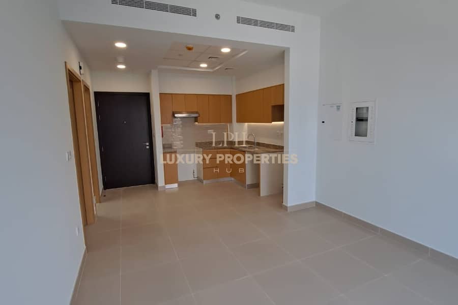 Prime Location | High Floor | Community View Prime Location | High Floor | Community View