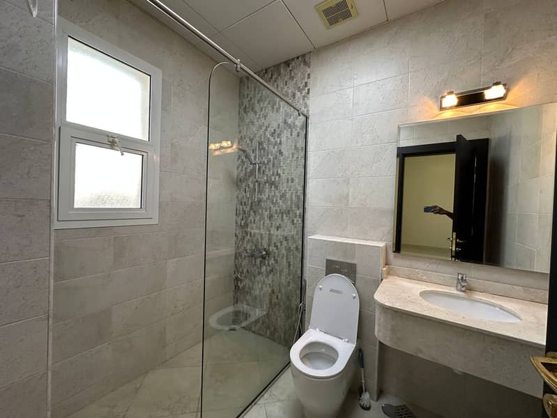10 5BR-Modern_Villa-Prime_Location-Private_Pool-4. jpg