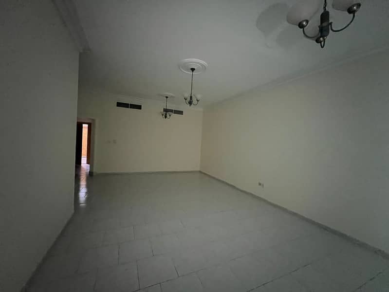 12 ac7c7fd6-1494-40a3-87c0-8d1a28562811. jpg