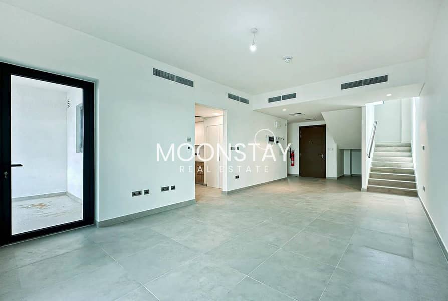 Stunning TH | Spacious | Upcoming In August Stunning TH | Spacious | Upcoming In August