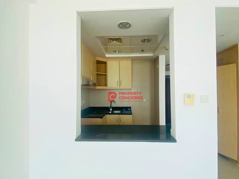 Spacious I Furnished I Upgraded I Close to metro