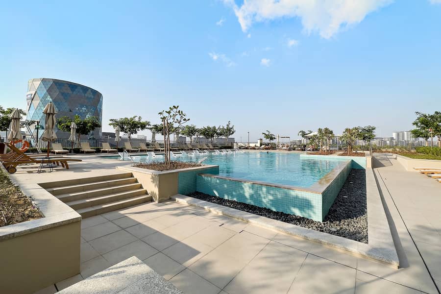 24 coll. pool. jpg