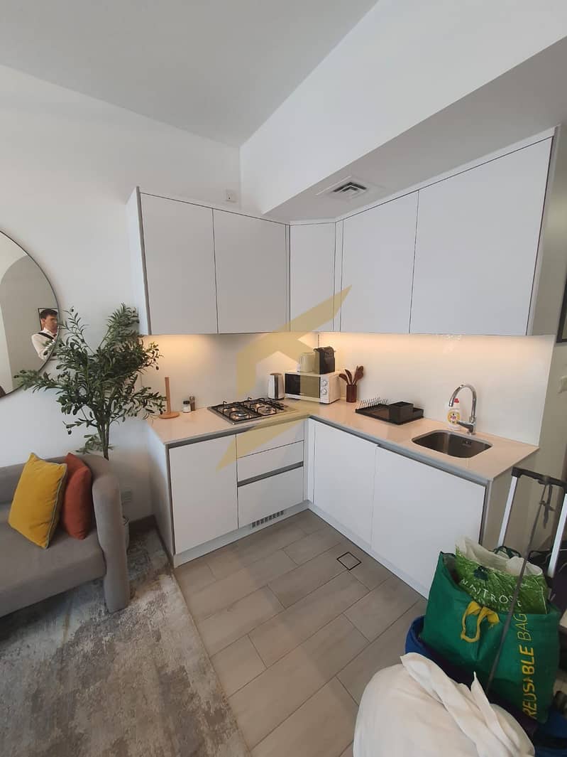 8 kitchen. jpg